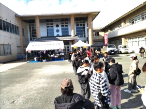 隣りの行列.jpg